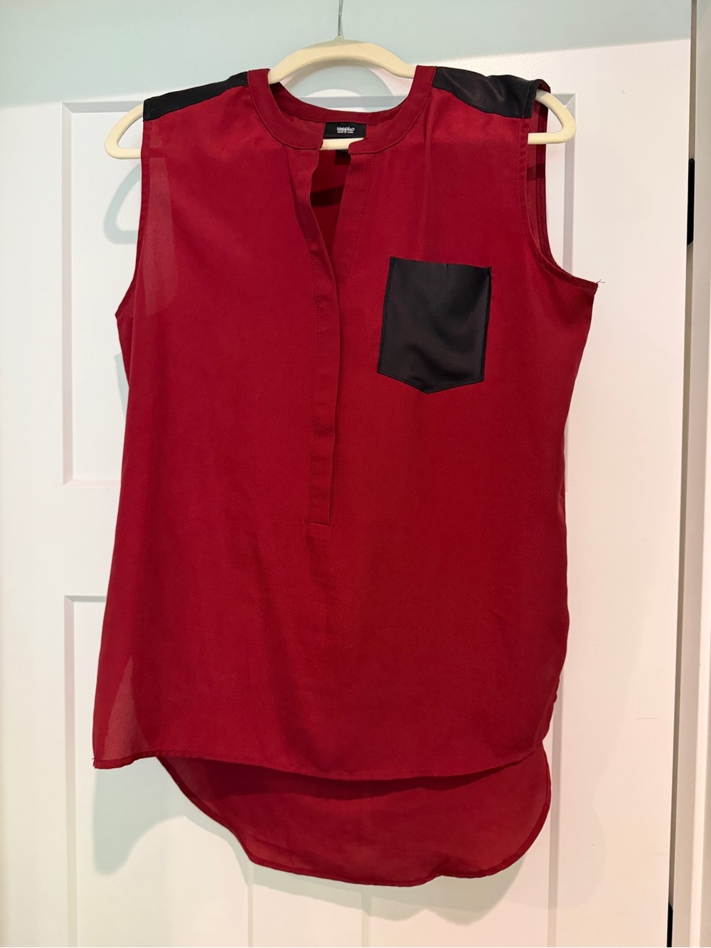 MOSSIMO Sleeveless Red Blouse with Black Pocket-Size M
